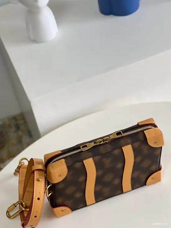 WIS LOUIS SOFT VUITTON TRUNK 0704